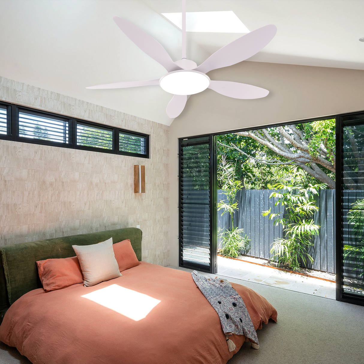 Low-Noise 5-Blade Fan Light with Adjustable Speeds and Timer Feature