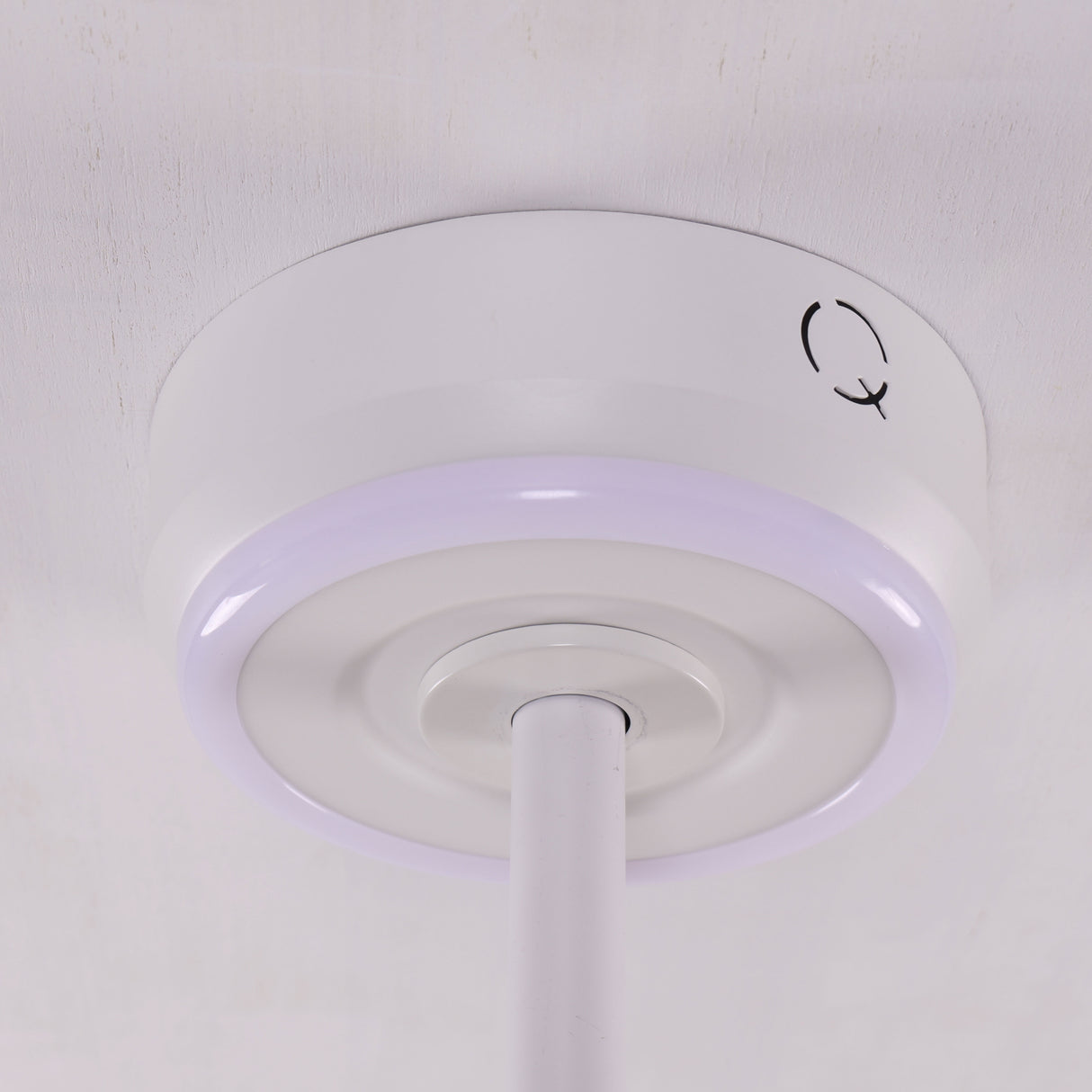 Modern Ceiling Fan with Light and Remote Control – Quiet & Adjustable