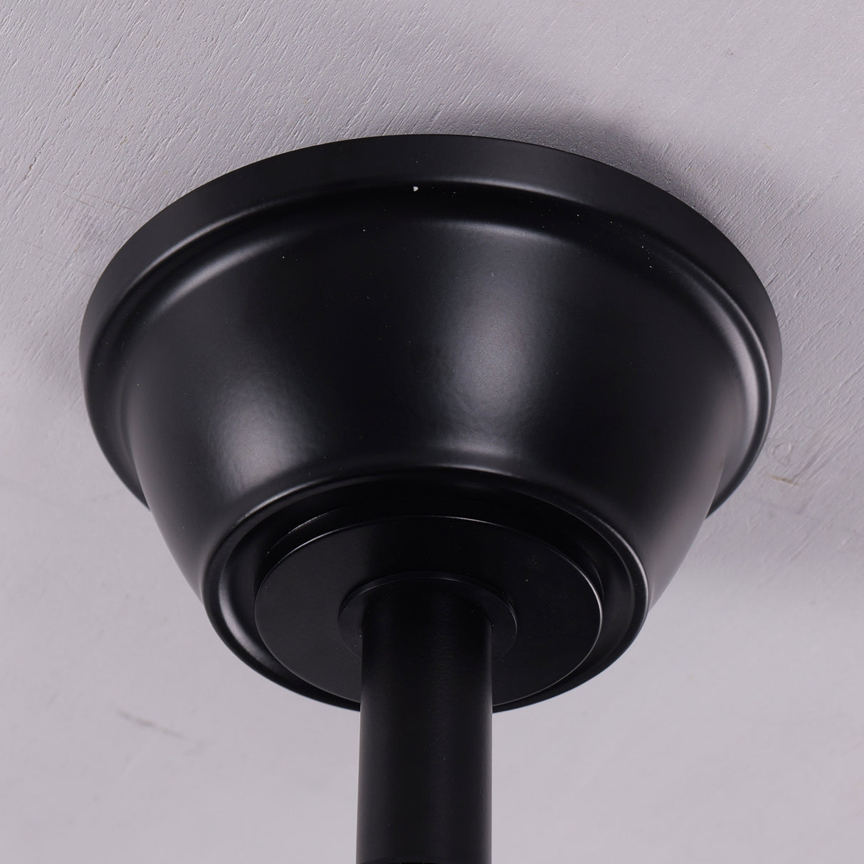 Low-Noise 5-Blade Fan Light with Adjustable Speeds and Timer Feature