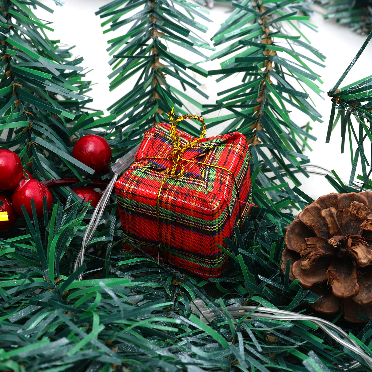 Christmas Decorative Garland - 2.7m