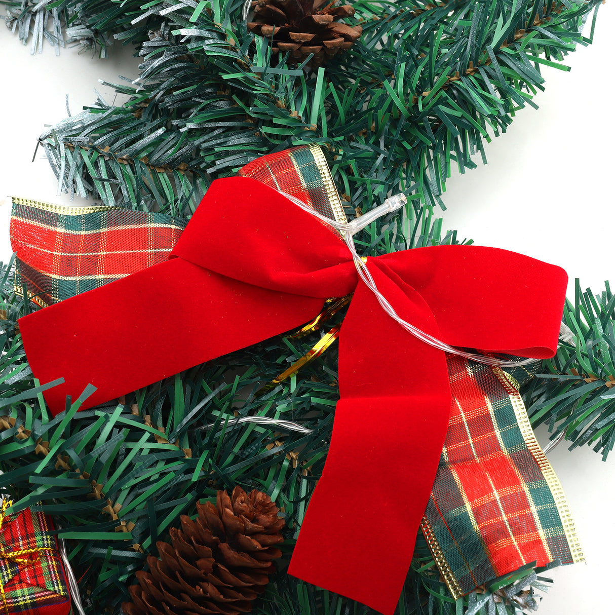 Christmas Decorative Garland - 2.7m